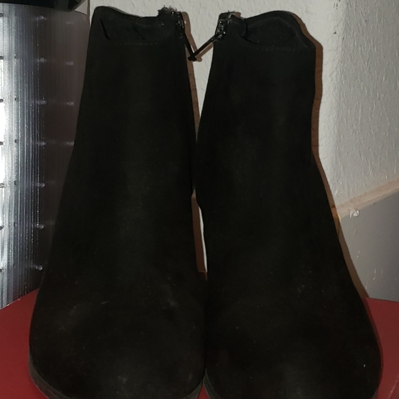 Old navy booties - Picture 3 of 3